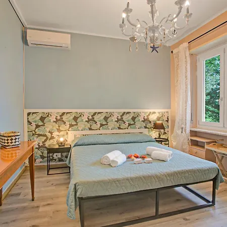 Pinehome & Garden - Balcony Flat W/ Mountain Views - Happy Apartmán