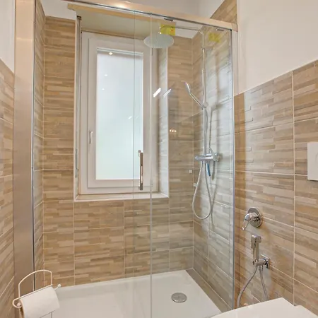 Pinehome & Garden - Balcony Flat W/ Mountain Views - Happy Apartmán *